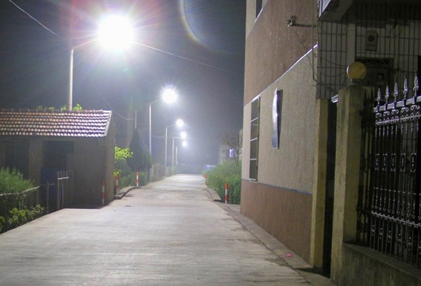江蘇省宿遷市泗合鄉裝上了斯美爾太陽能路燈